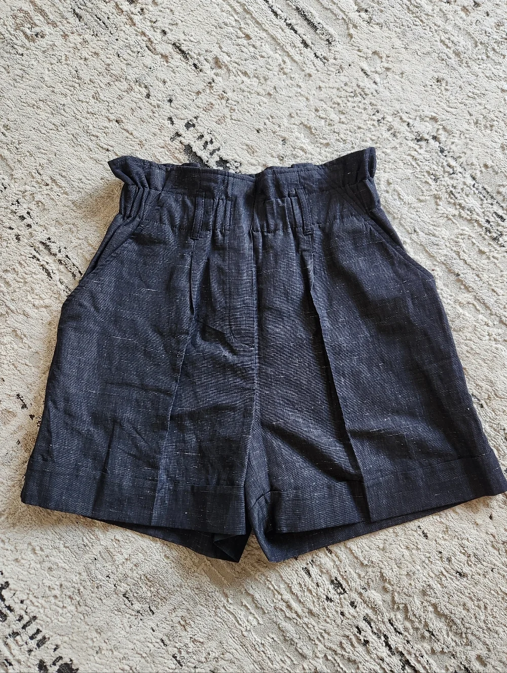 Momoni High Waisted Shorts - Picture 2 of 5